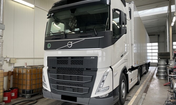 Volvo FH5 500 Euro 6D - standardowy pakiecik Adblue